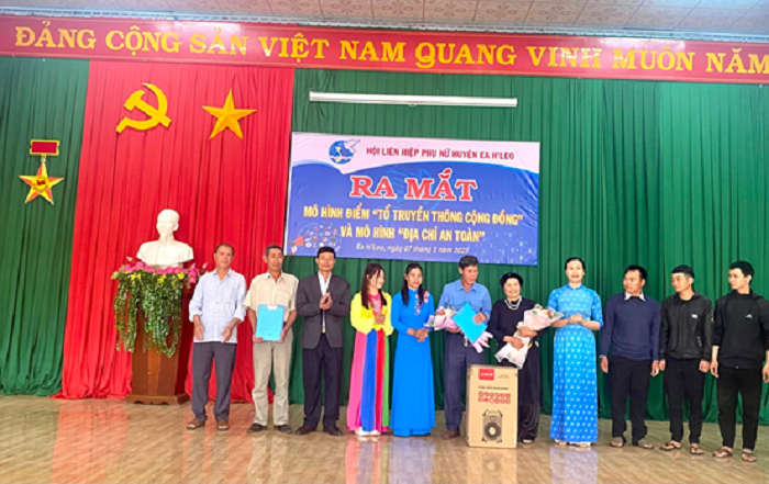  Ra mắt mô hình điểm “Tổ truyền thông cộng đồng và địa chỉ tin cậy” tại xã Ea Hiao.
